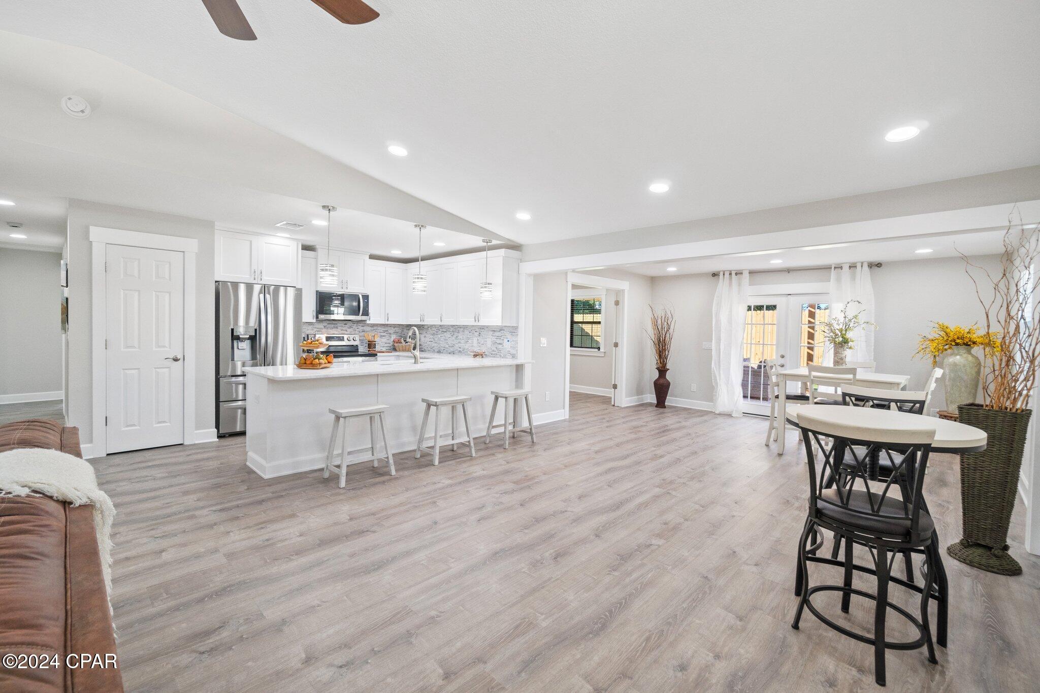 708 Venetian Way