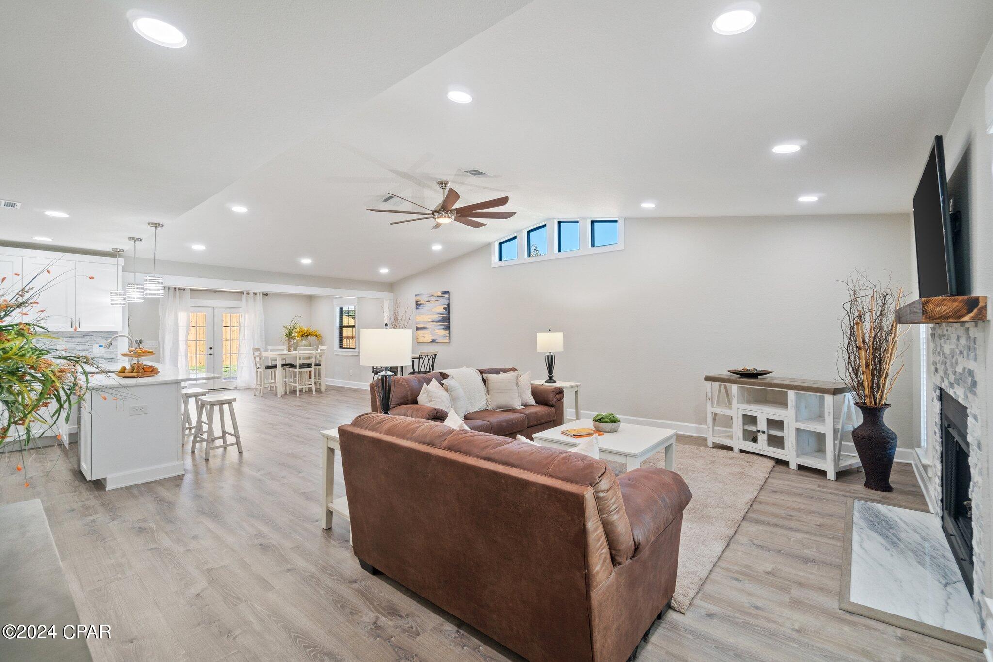 708 Venetian Way