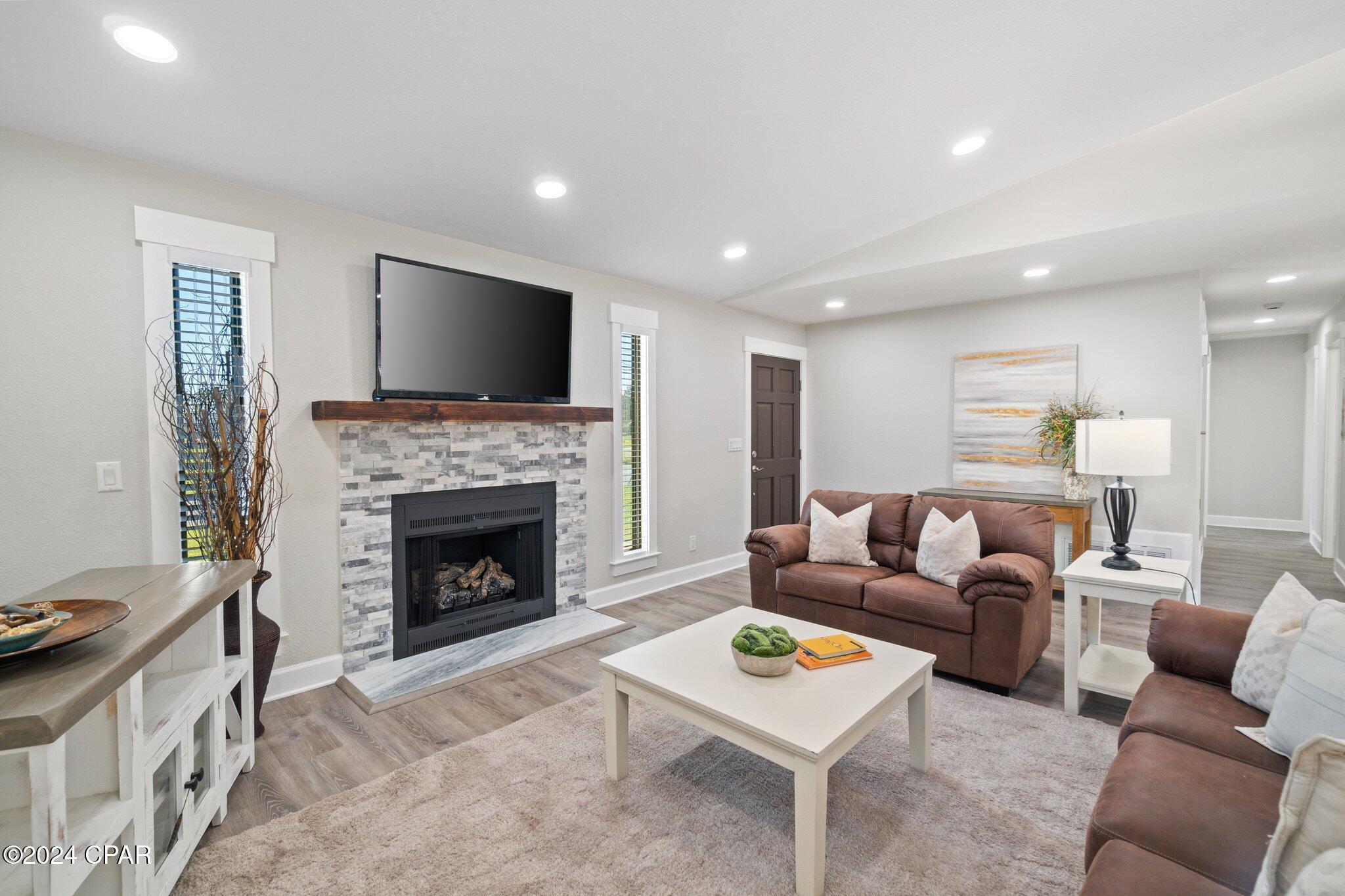 708 Venetian Way