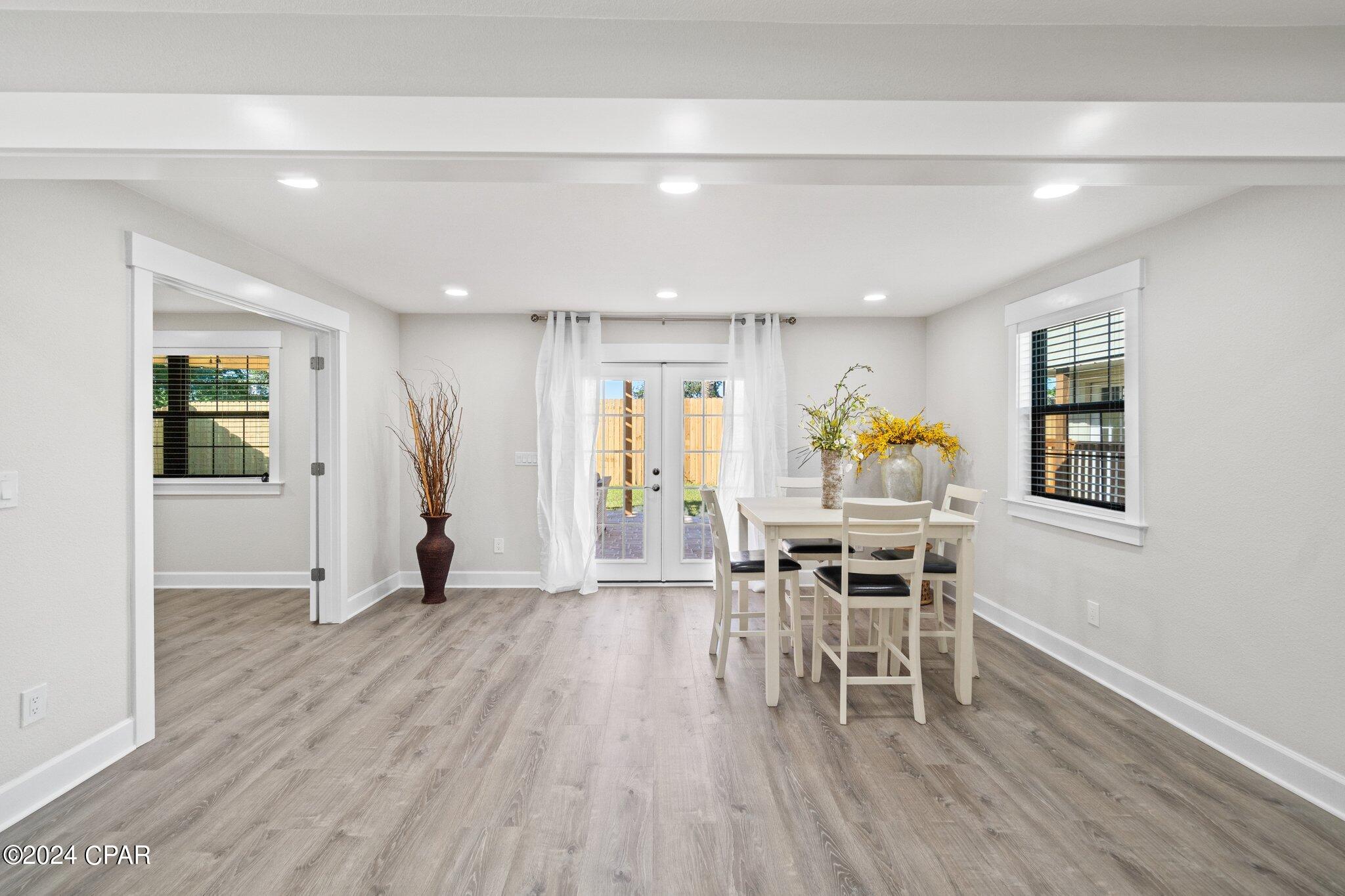 708 Venetian Way