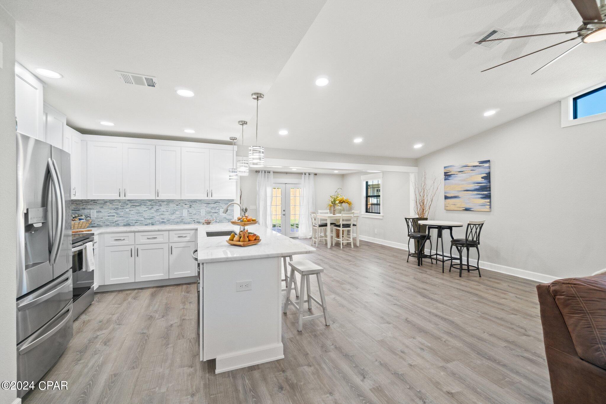 708 Venetian Way