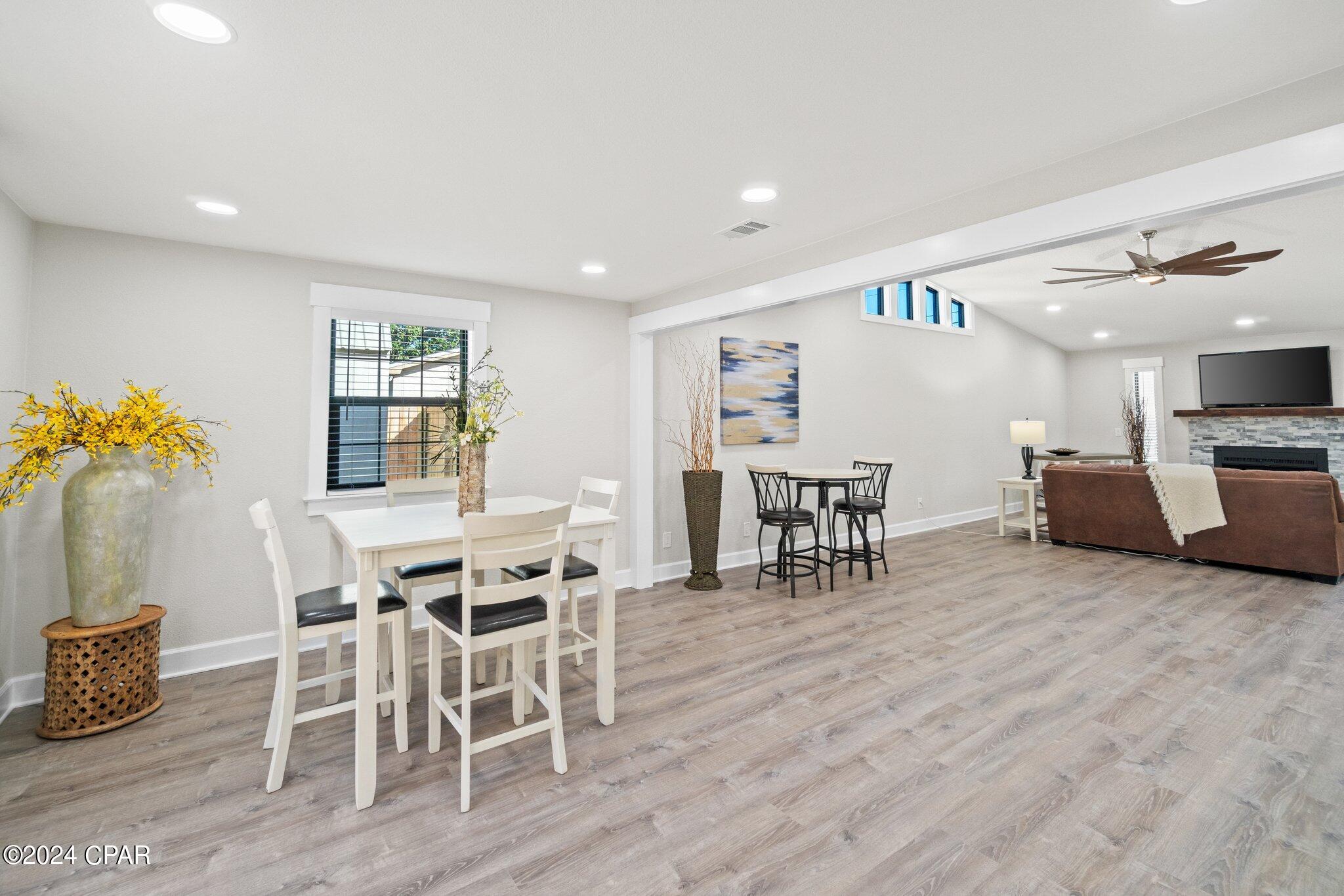 708 Venetian Way