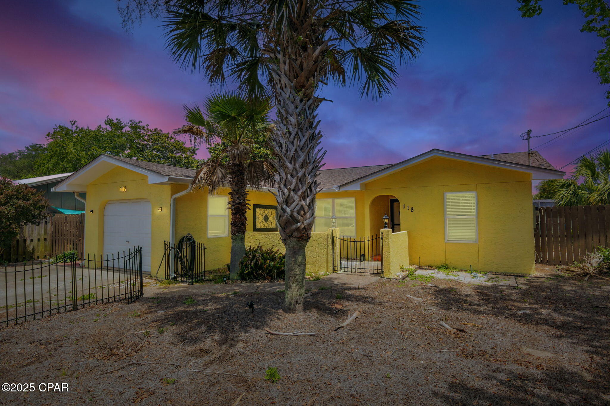 118 Lakeside Circle