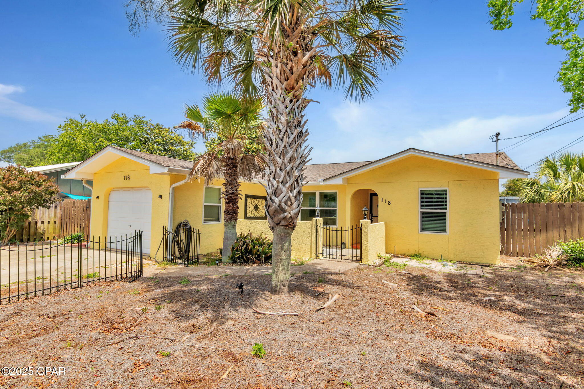 118 Lakeside Circle