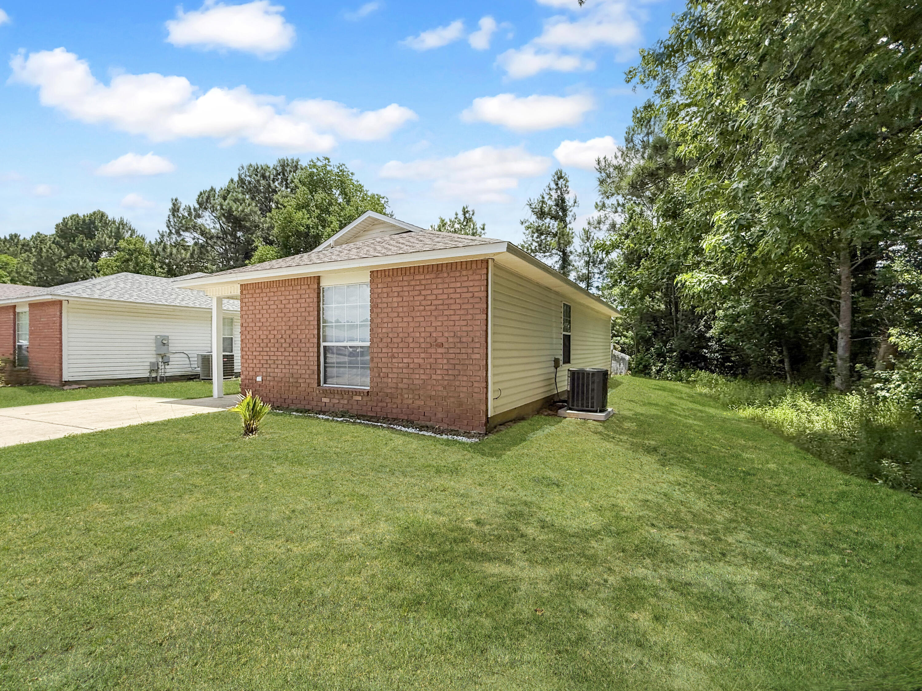 8943 Forest Oak Drive