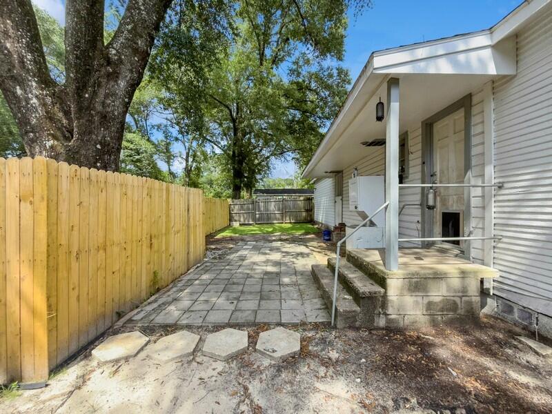 383 N Booker Street