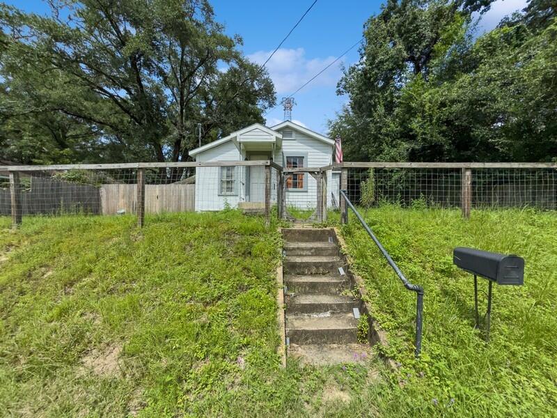 383 N Booker Street