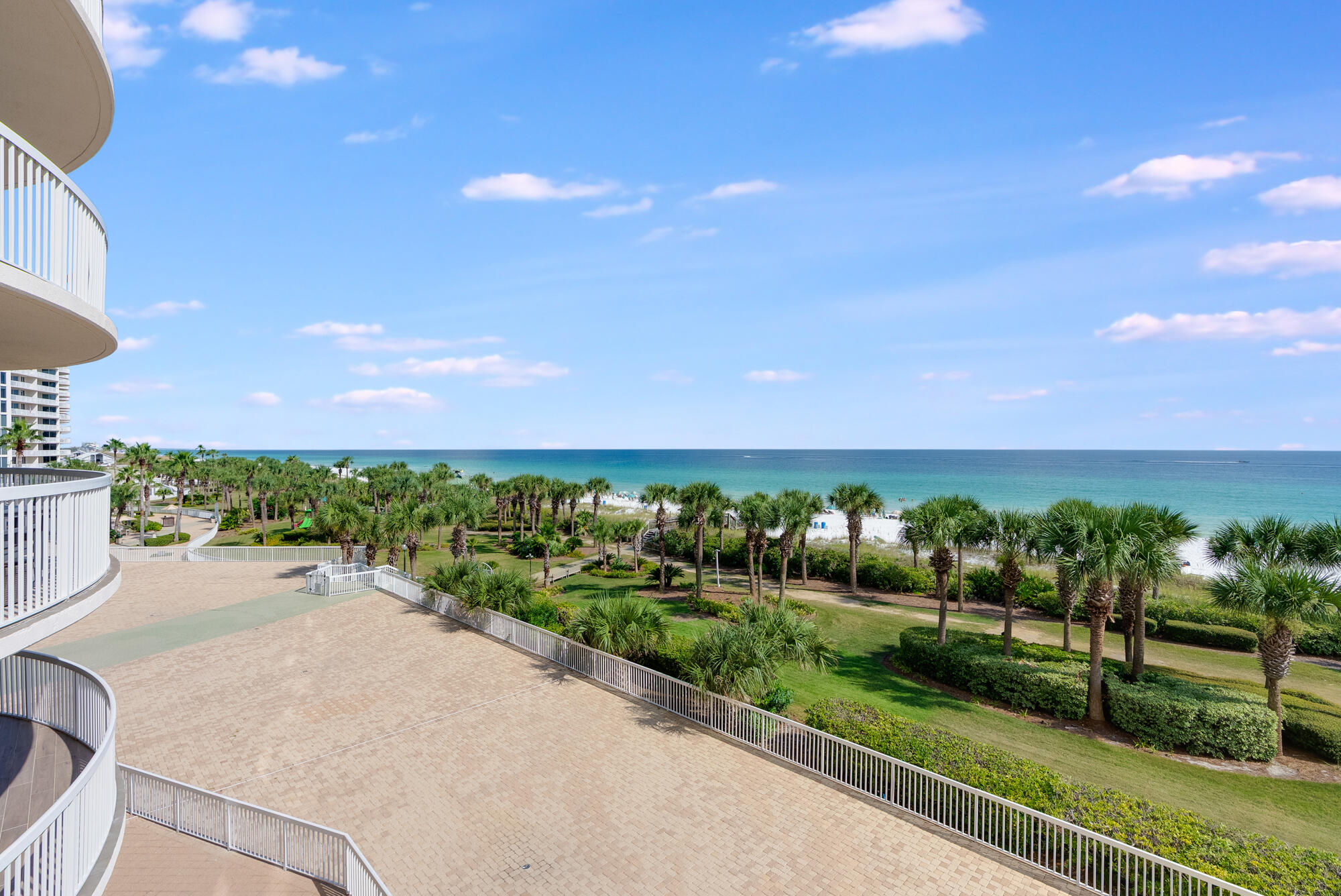 15200 Emerald Coast Parkway, 407
