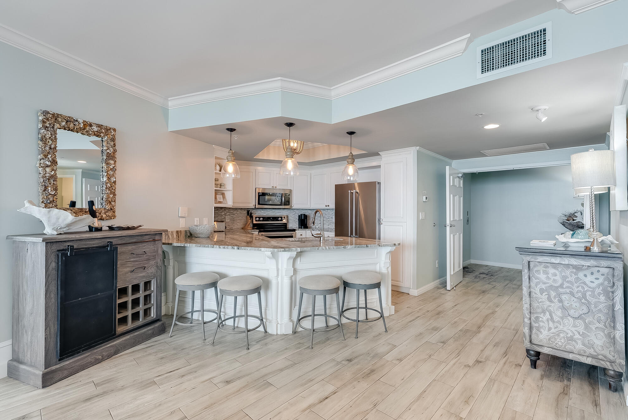 15200 Emerald Coast Parkway, 407