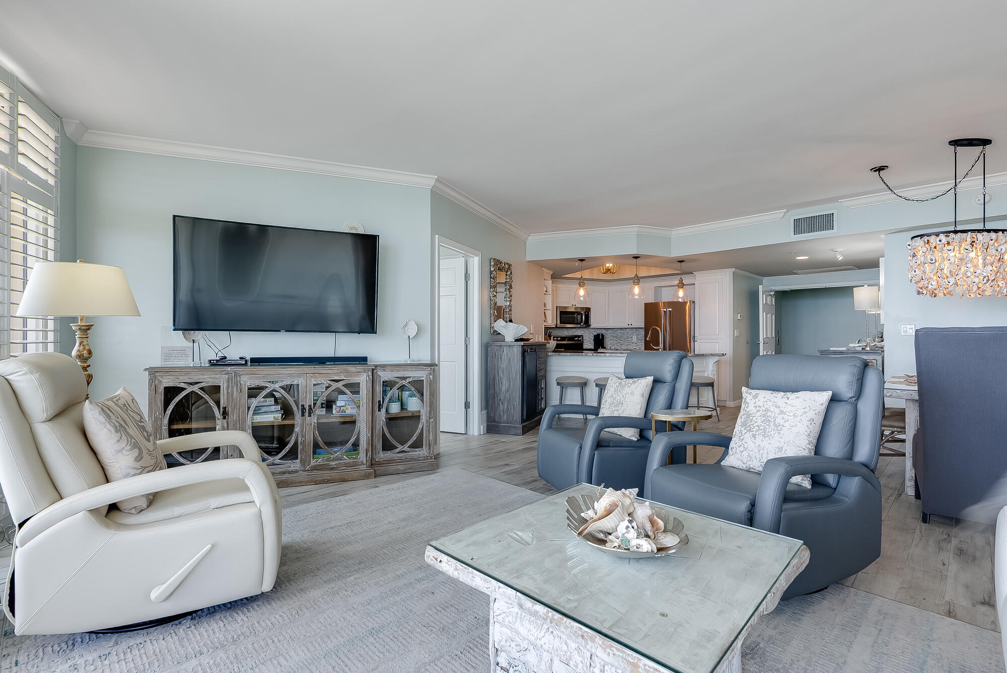 15200 Emerald Coast Parkway, 407