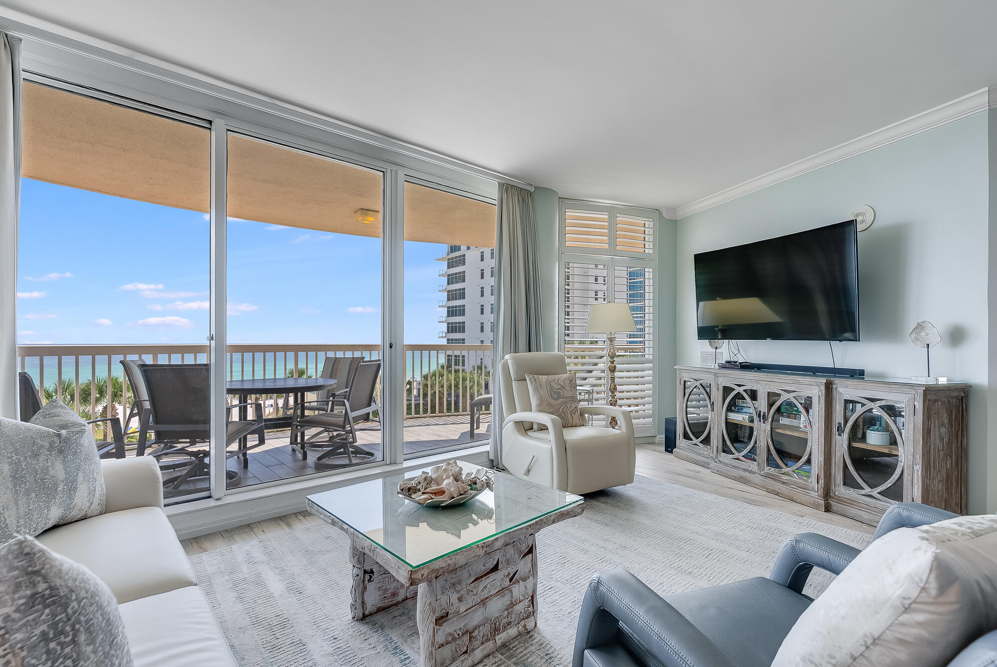 15200 Emerald Coast Parkway, 407