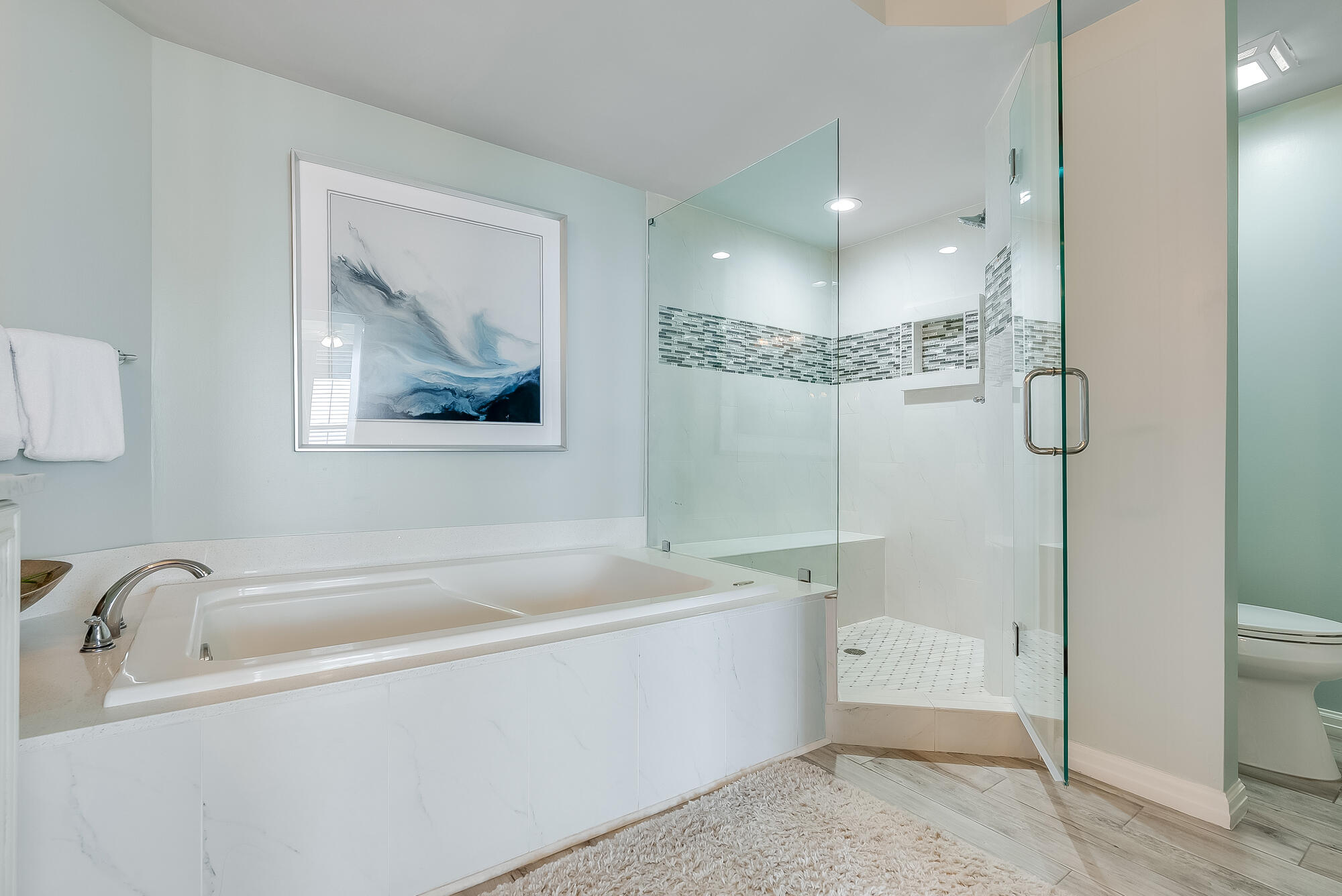 15200 Emerald Coast Parkway, 407
