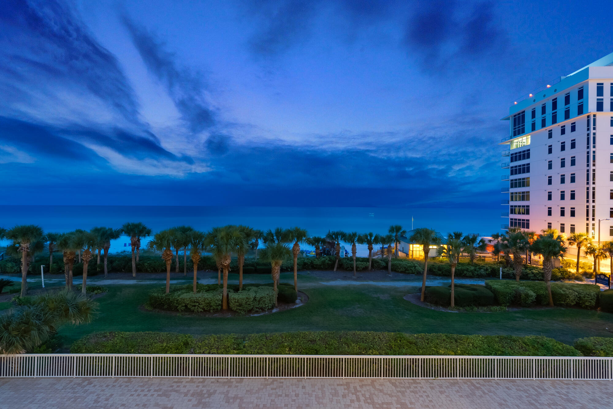 15200 Emerald Coast Parkway, 407
