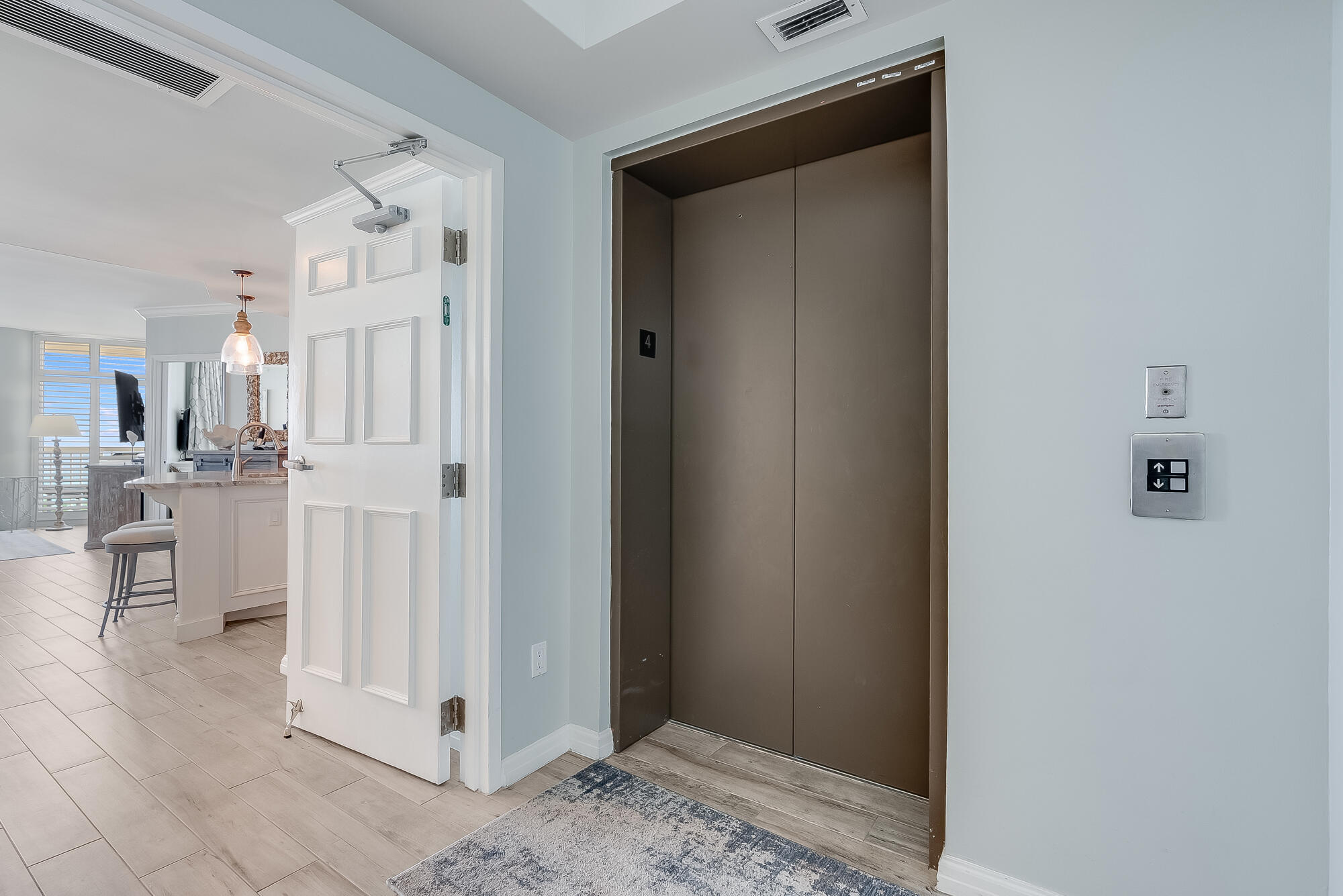 15200 Emerald Coast Parkway, 407