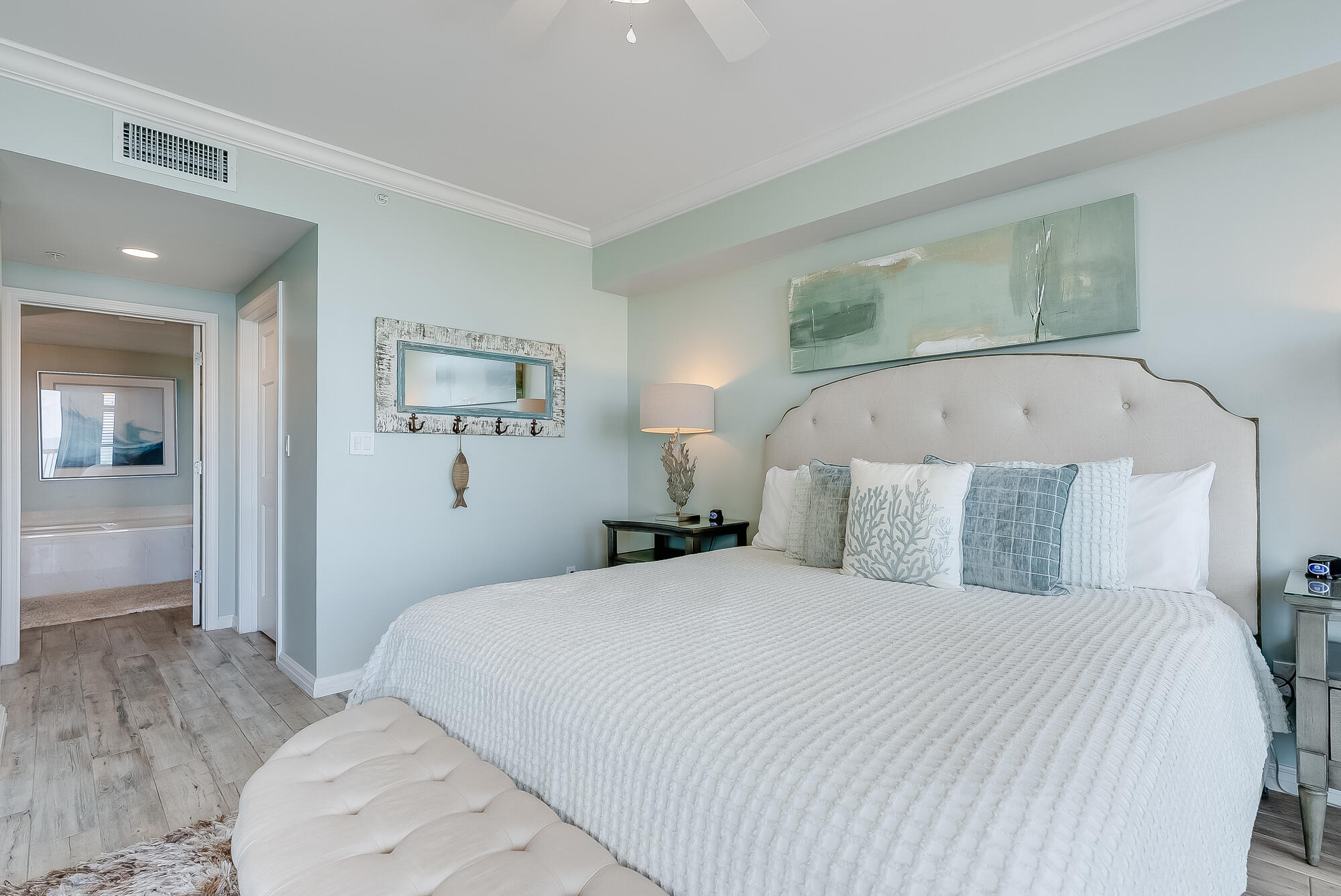 15200 Emerald Coast Parkway, 407