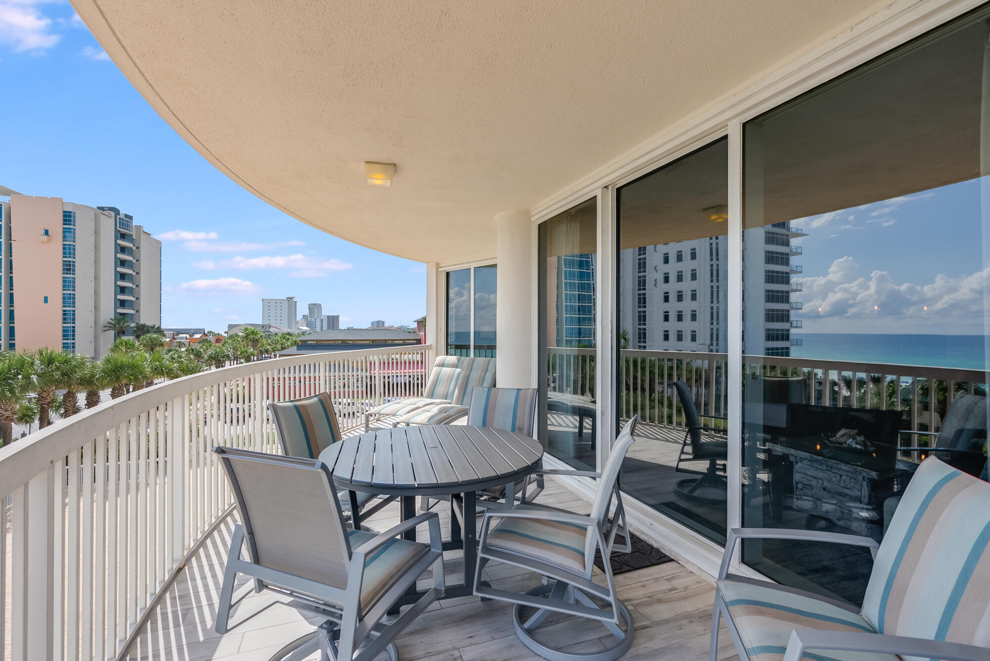 15200 Emerald Coast Parkway, 407