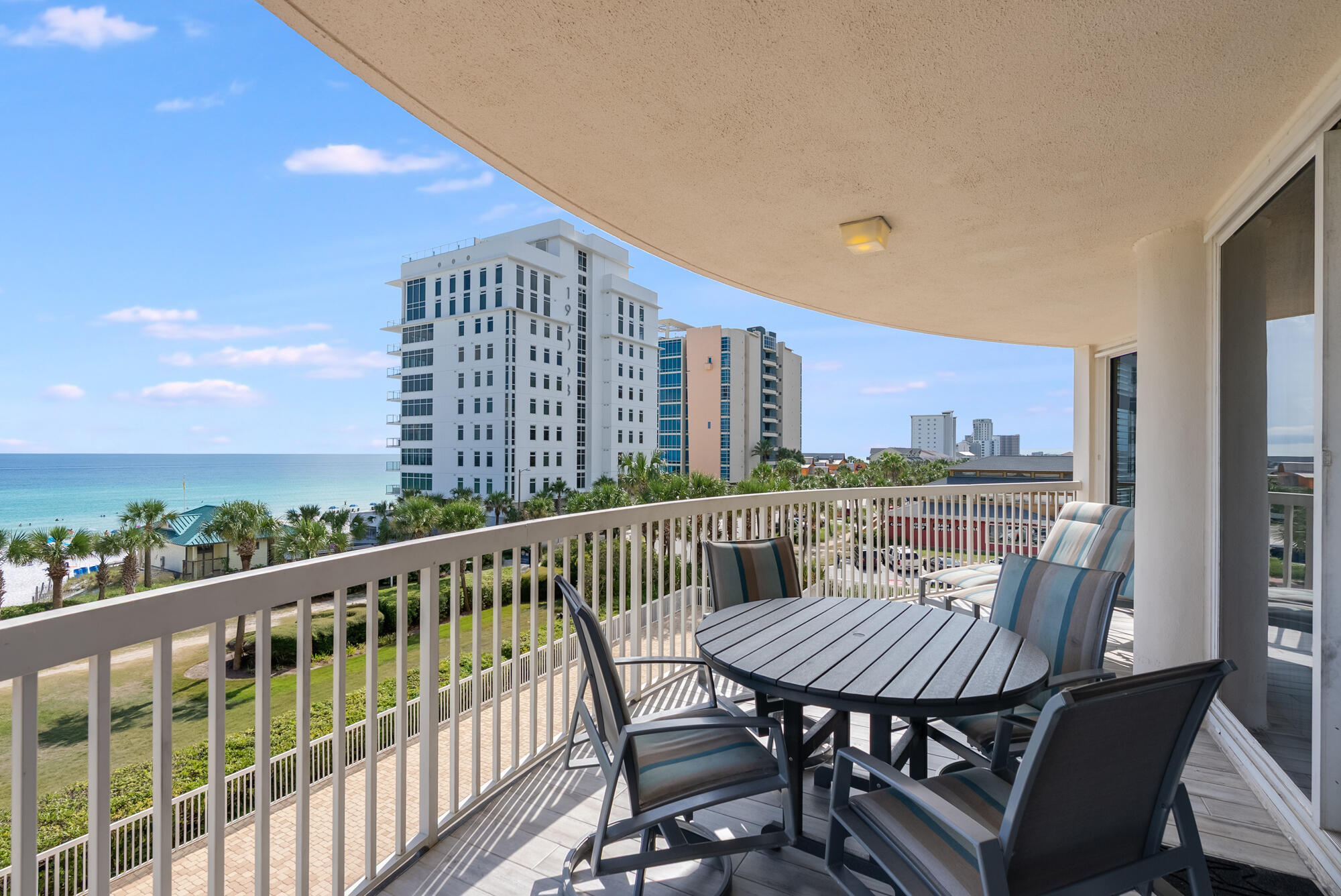 15200 Emerald Coast Parkway, 407