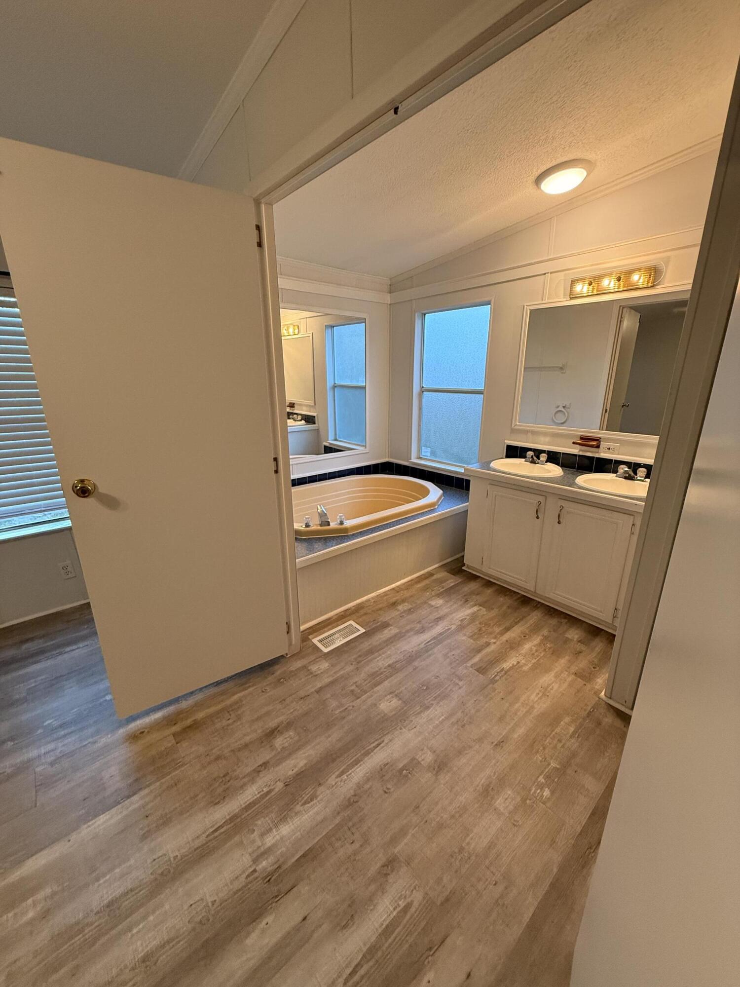 300 Ridgewood Avenue