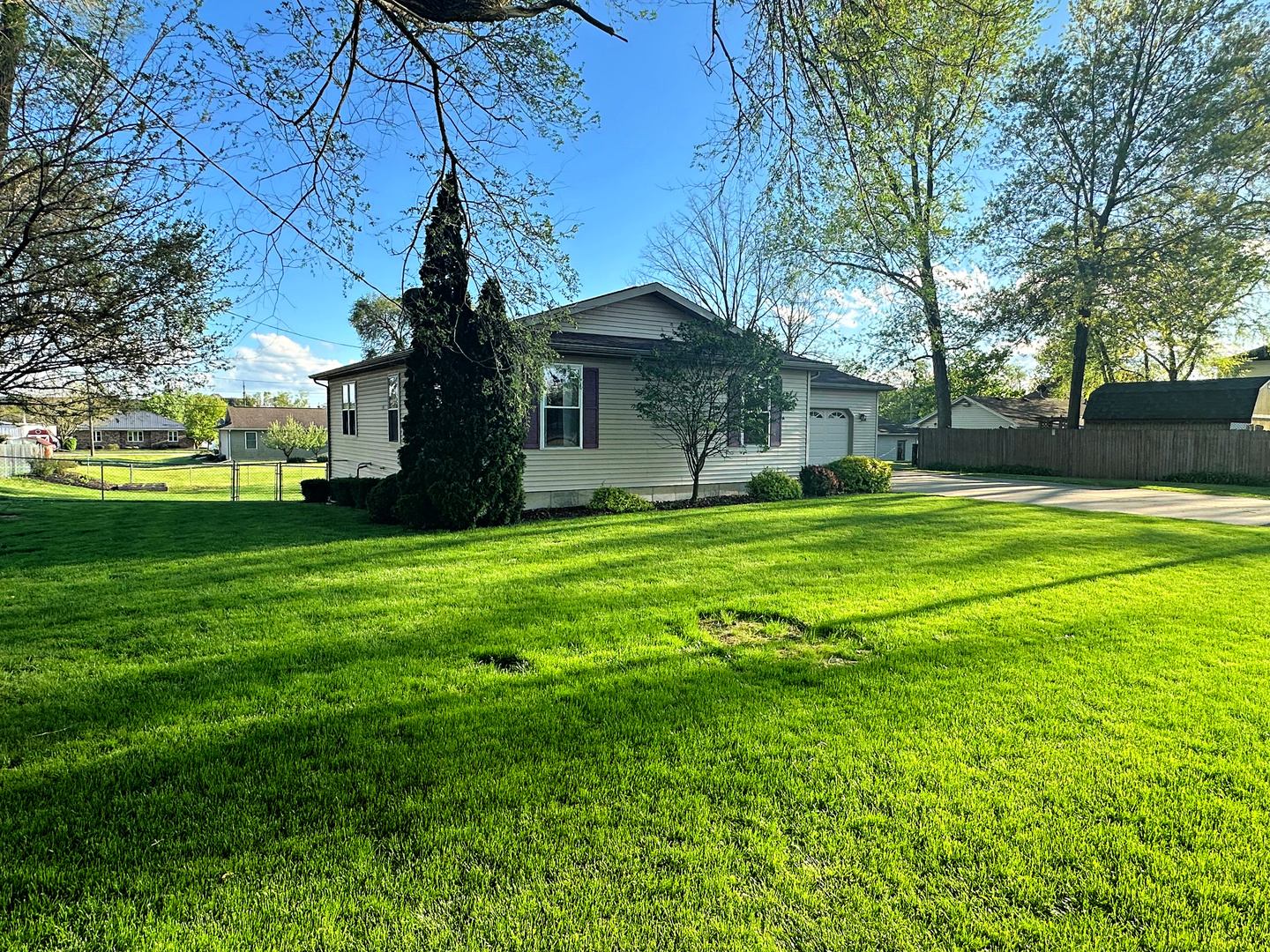 801 Laura Avenue