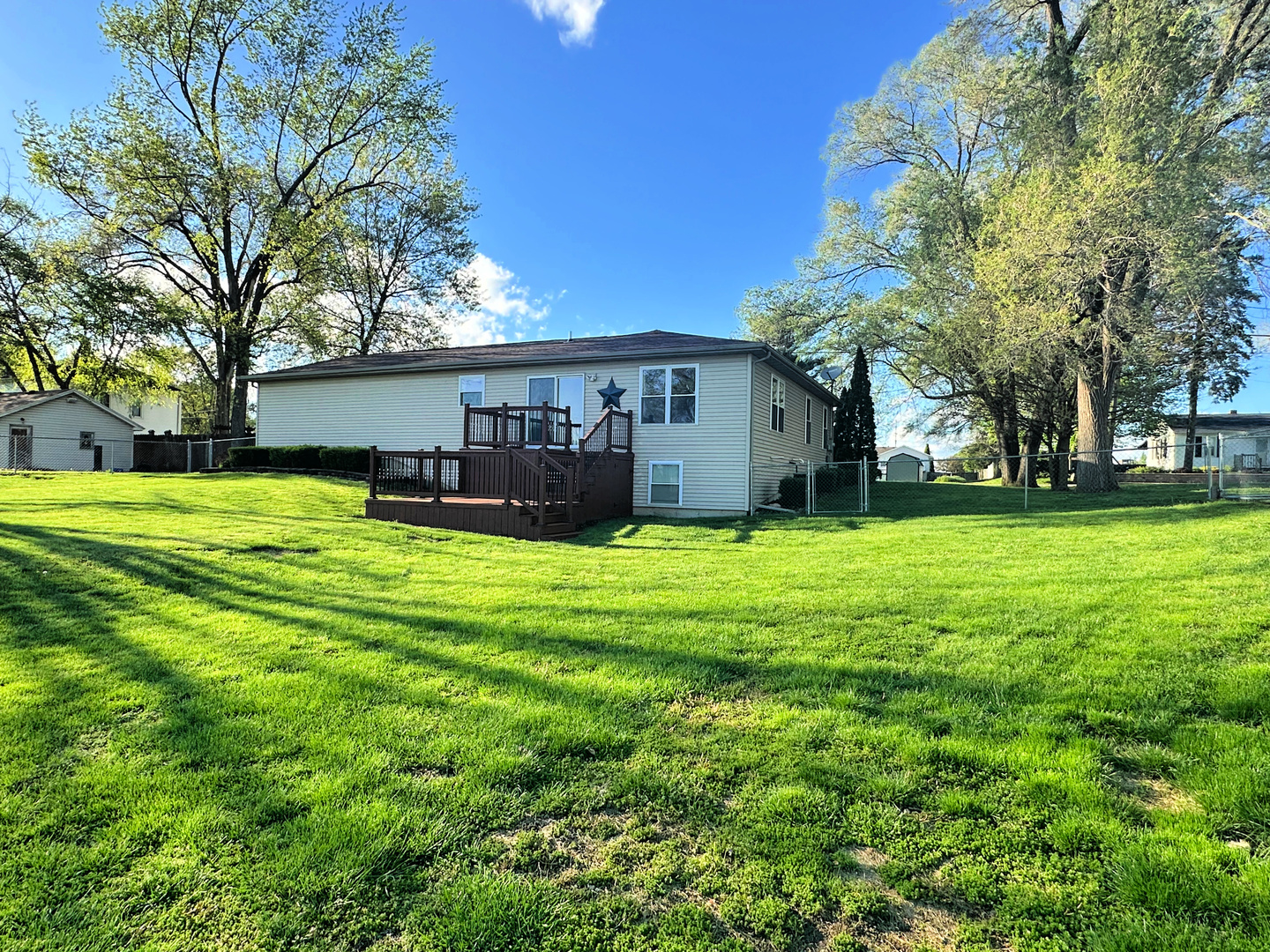 801 Laura Avenue