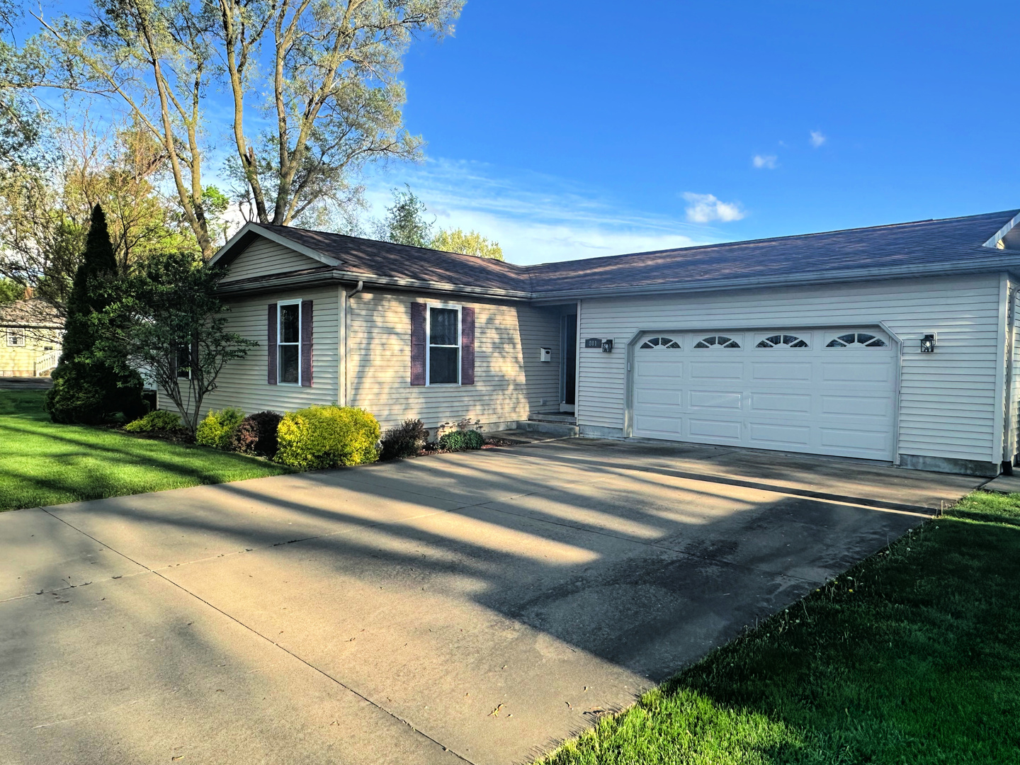 801 Laura Avenue