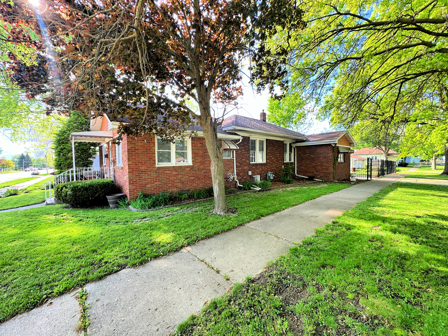 402 W Morrell Street