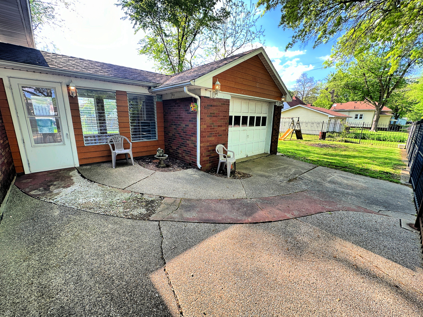 402 W Morrell Street