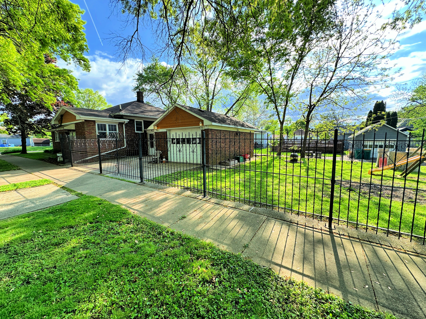 402 W Morrell Street