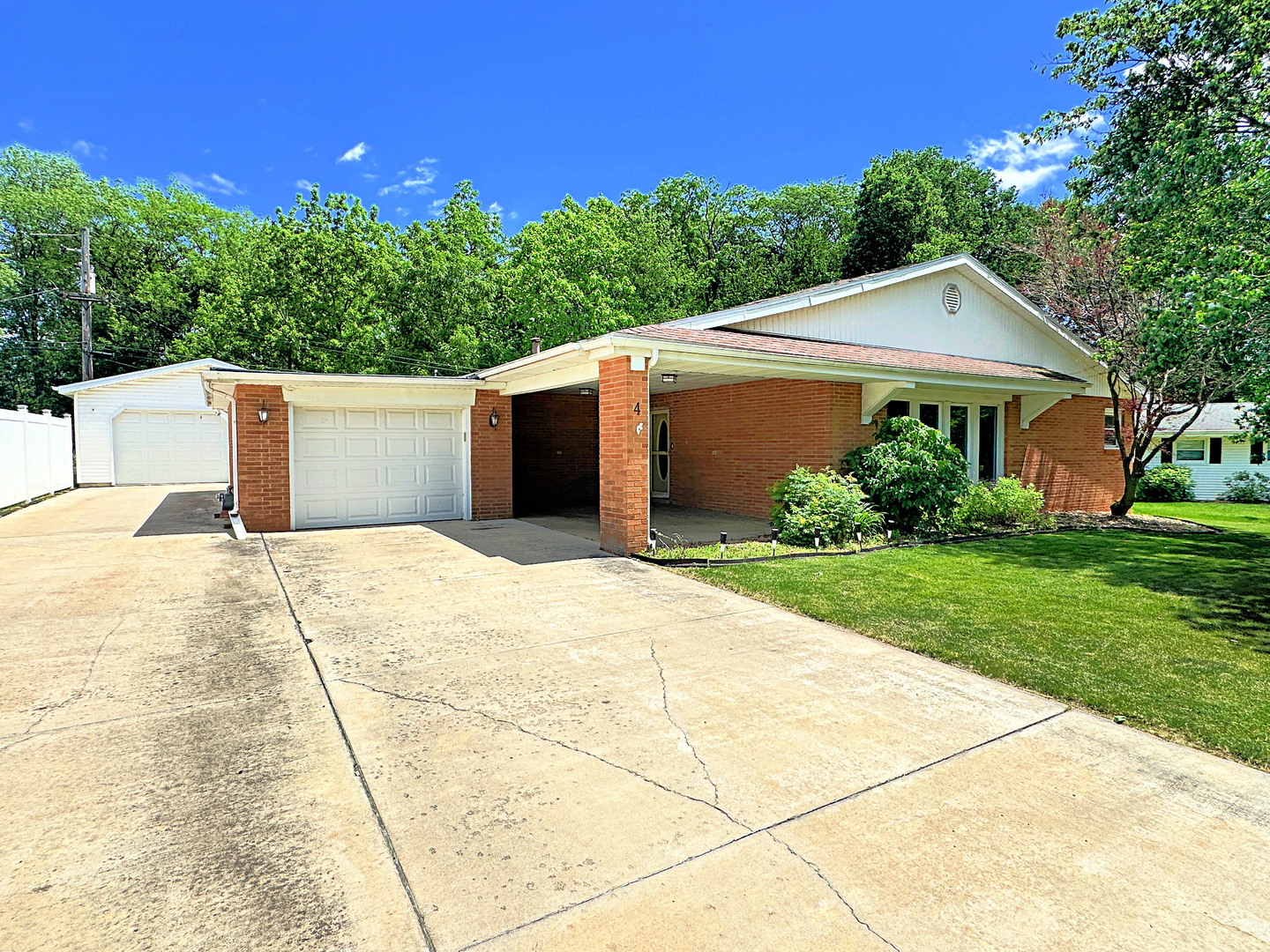 4 Hilltop Drive