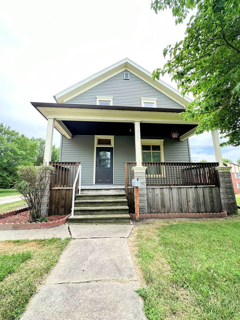207 Cottage Street