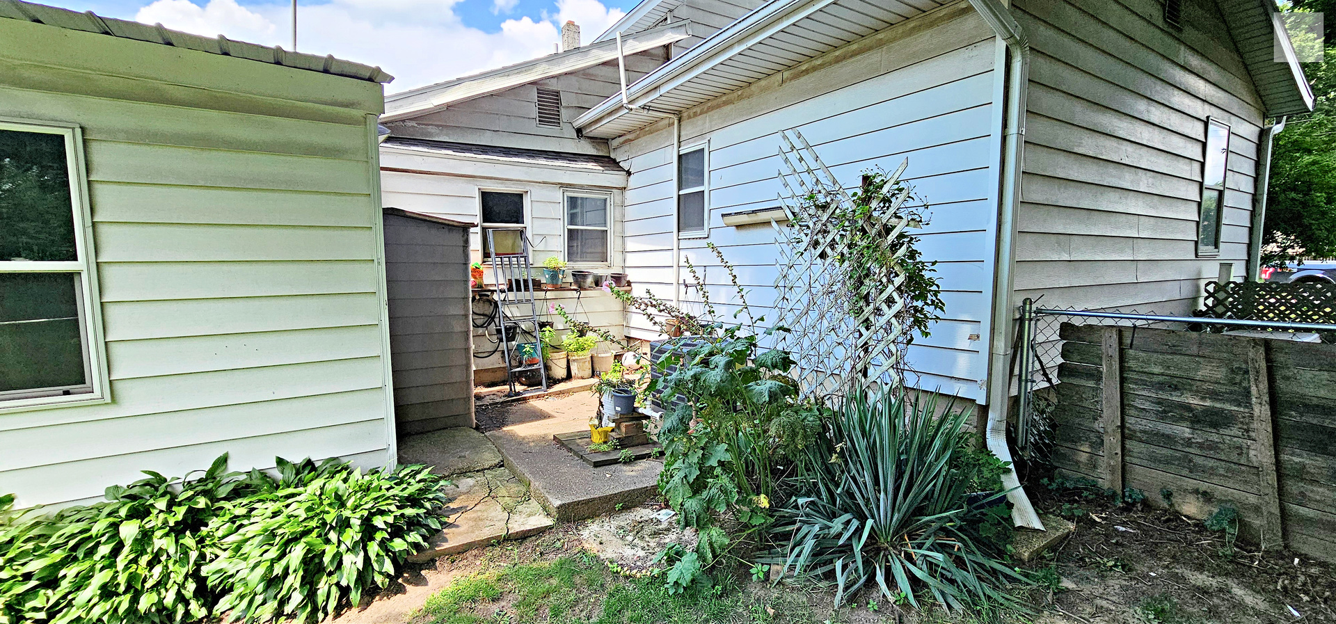 415 W 4th Street