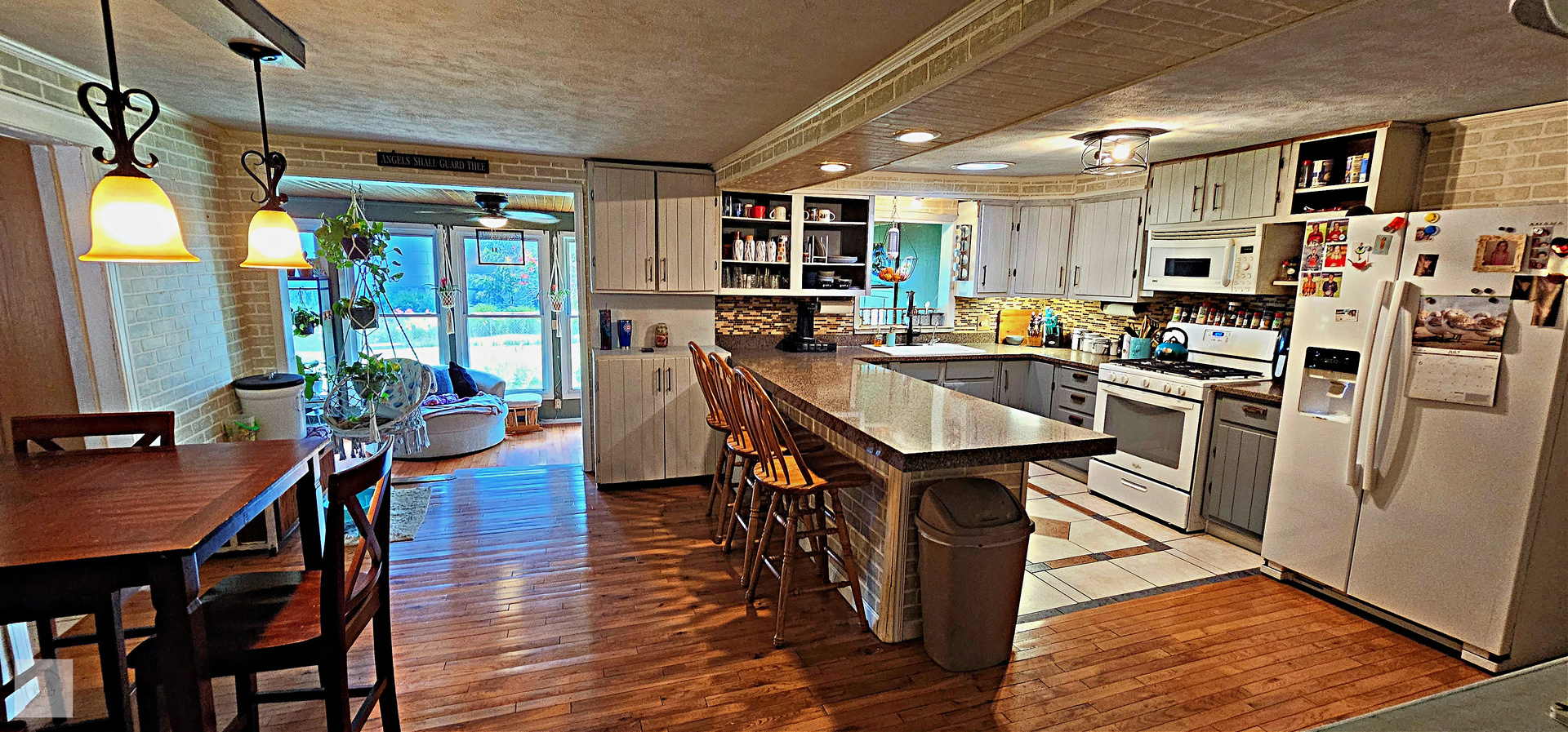 415 W 4th Street