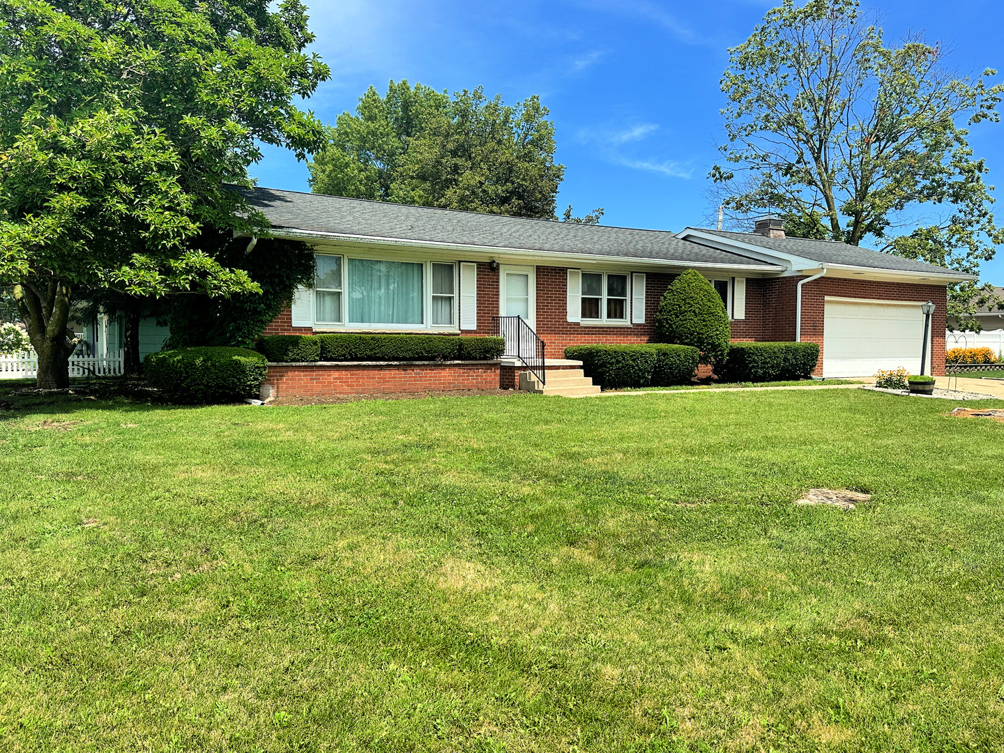 35 Manhattan Drive