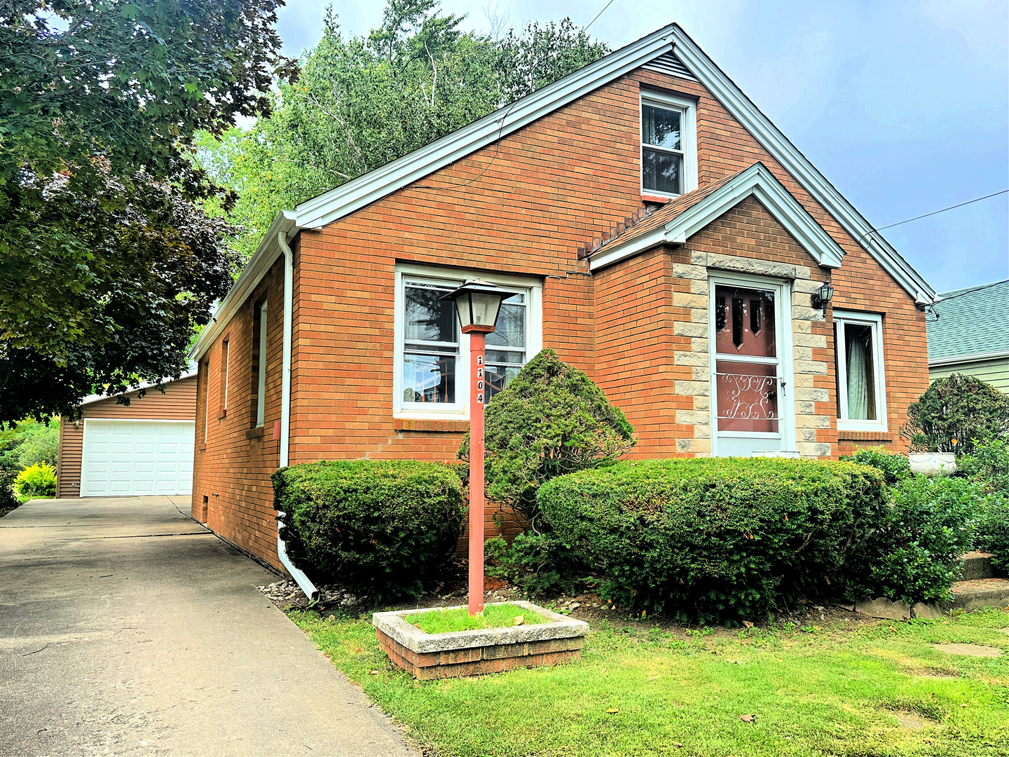 1104 Cleveland Street