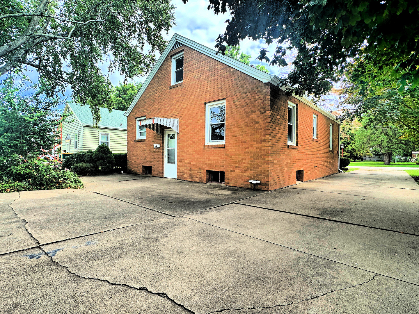 1104 Cleveland Street