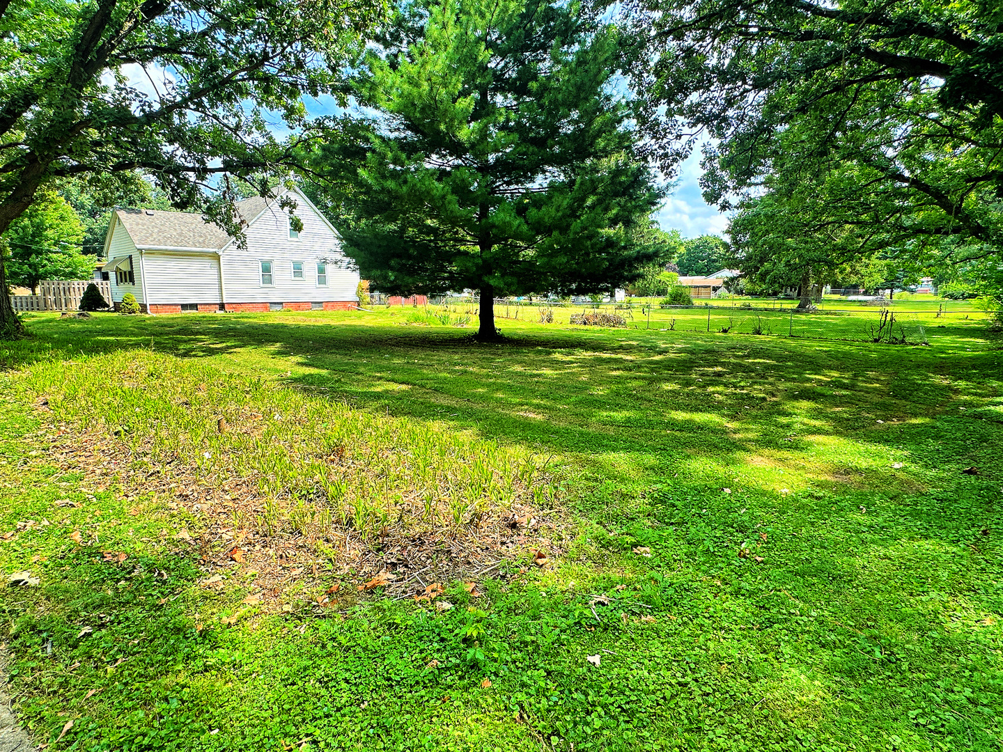 907 Lowden Road