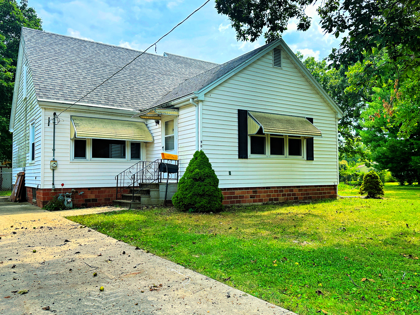 907 Lowden Road