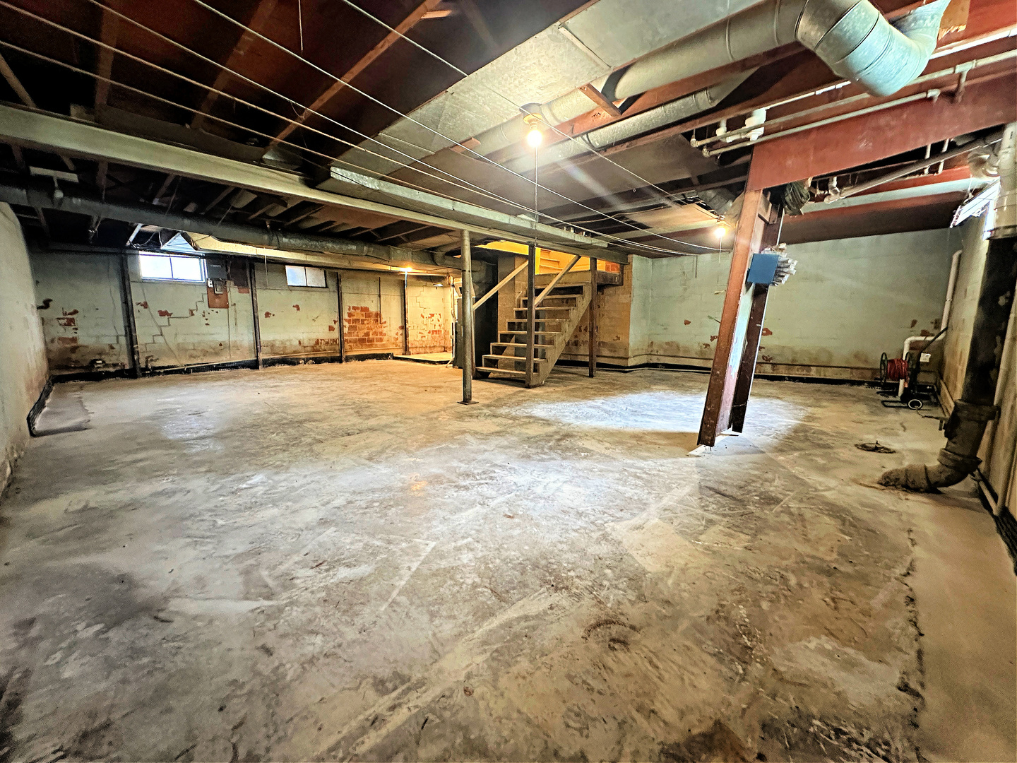 907 Lowden Road