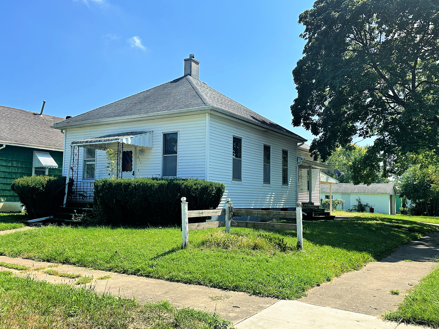211 W Grant Street