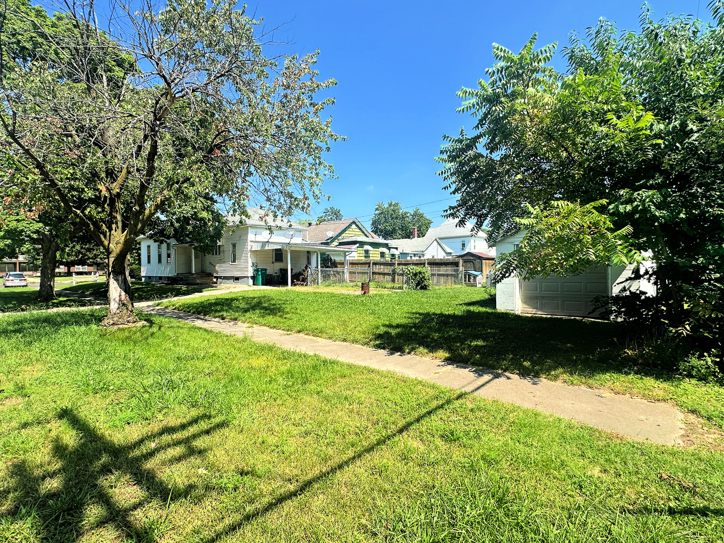211 W Grant Street