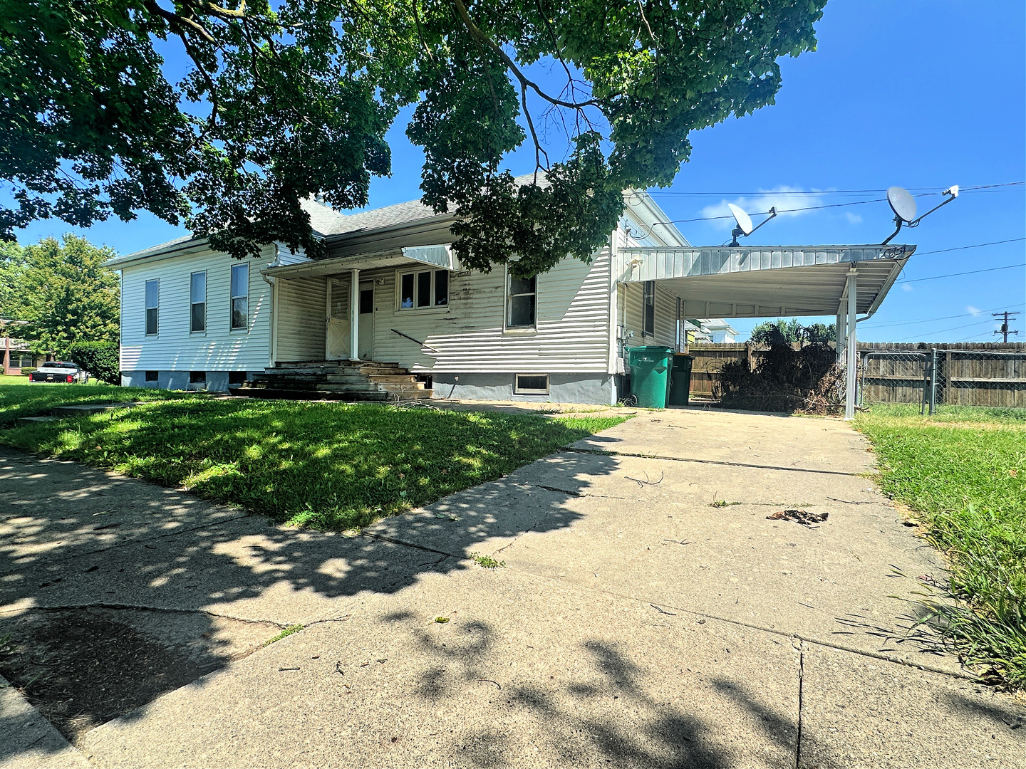 211 W Grant Street