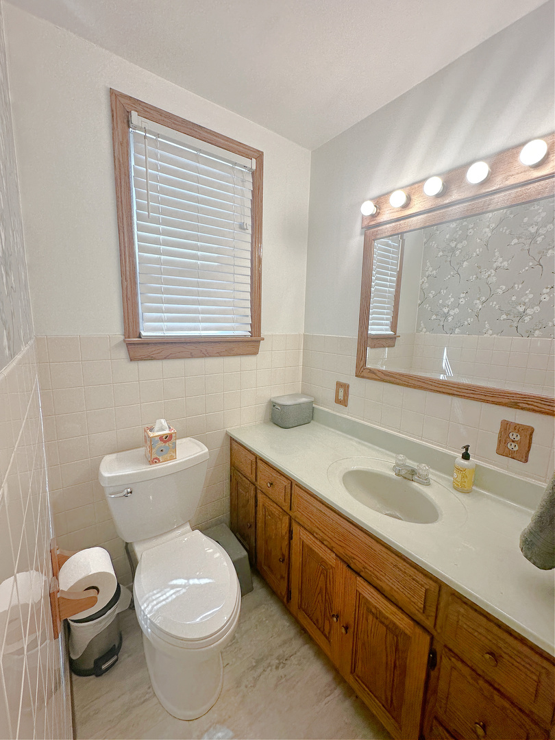 213 W 6th Street