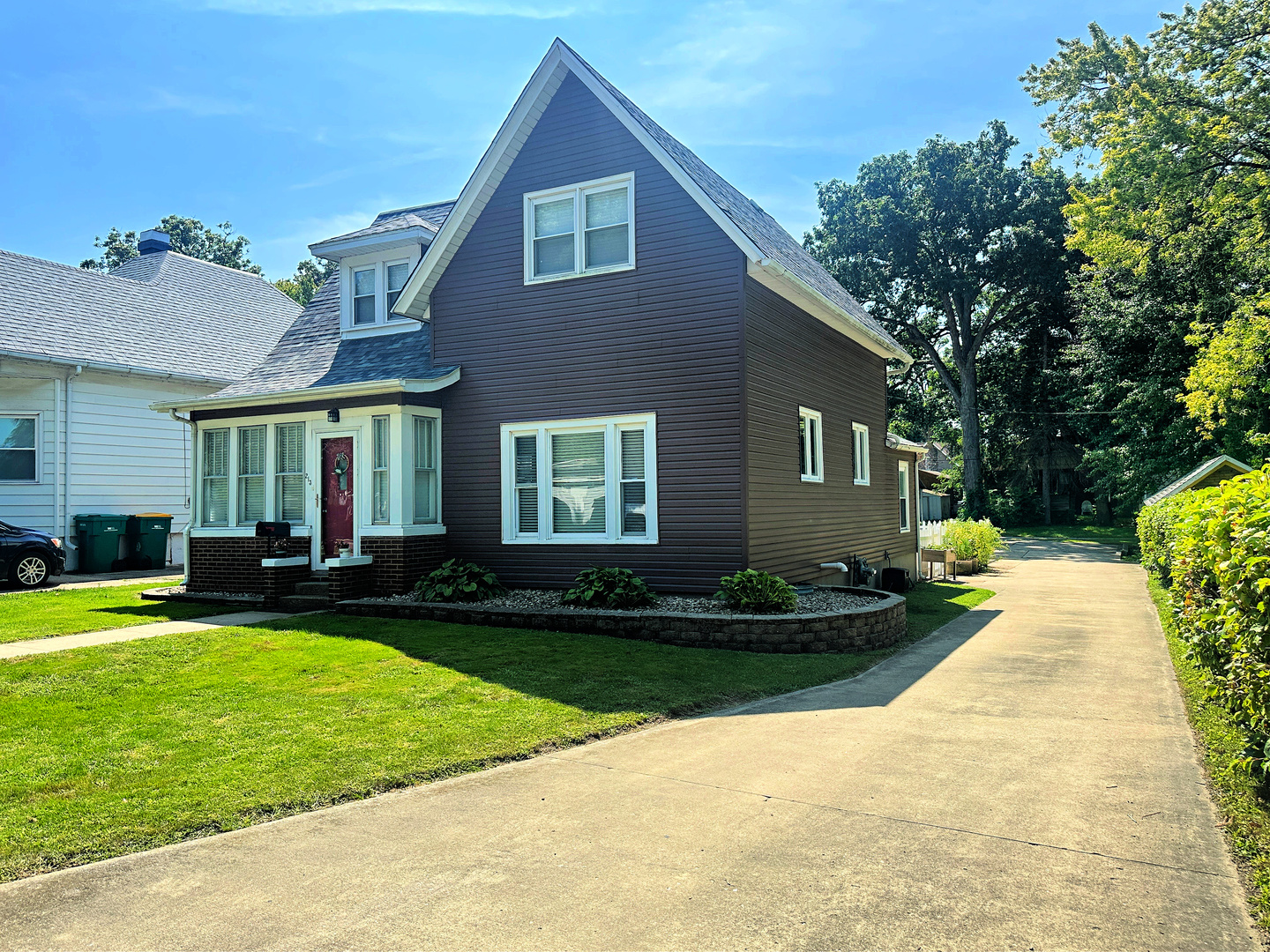 213 W 6th Street