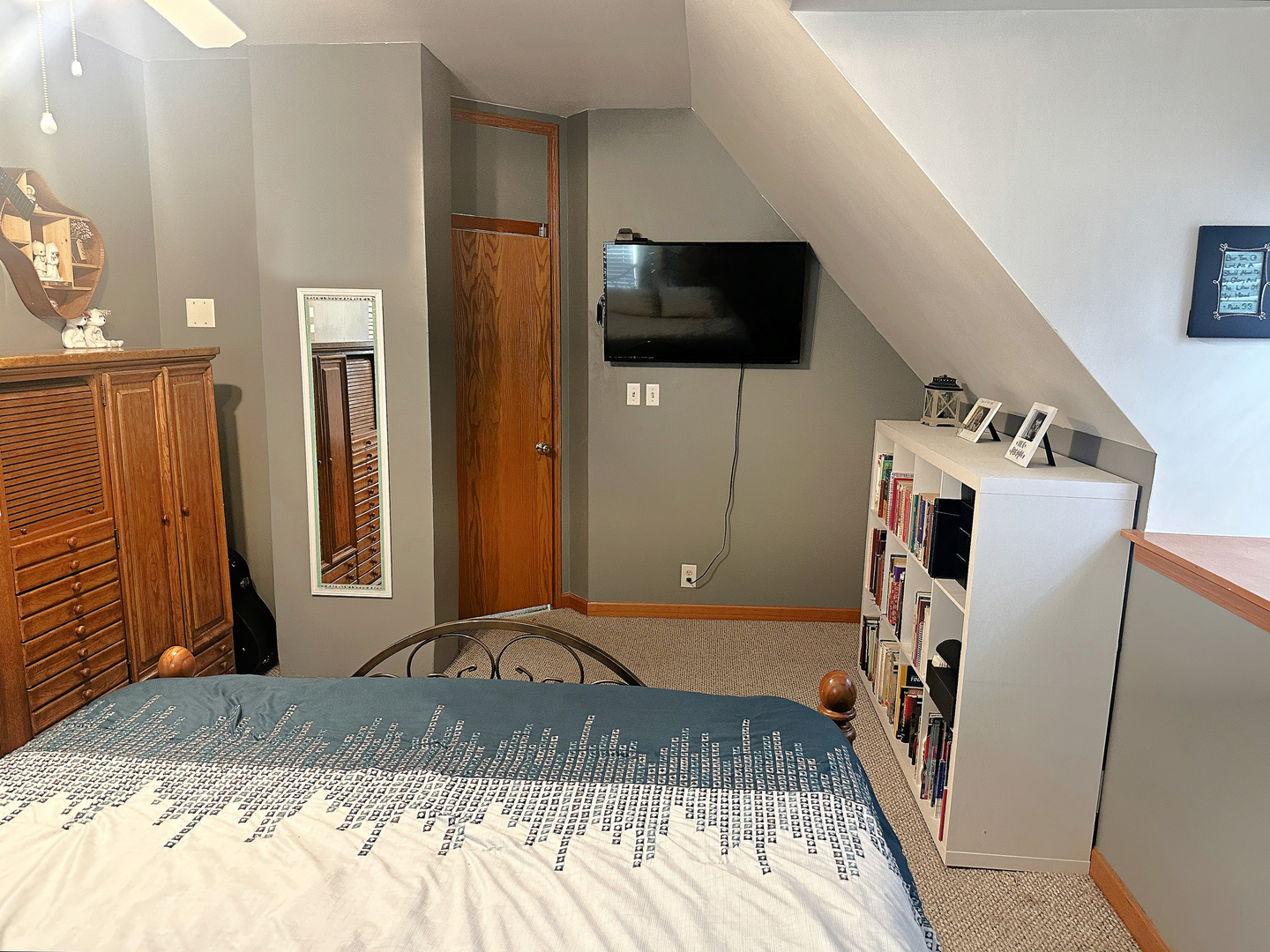 213 W 6th Street