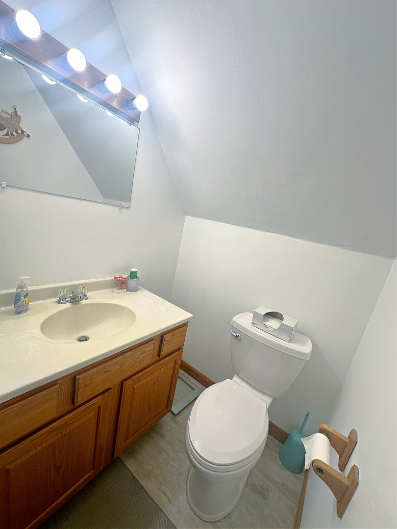 213 W 6th Street
