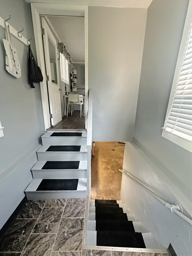 213 W 6th Street