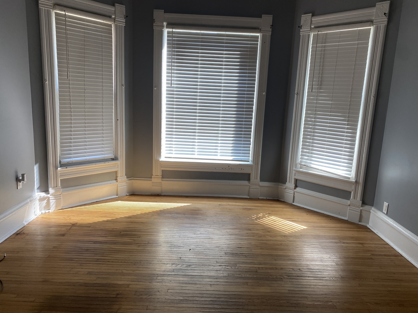 122 W 10th Street