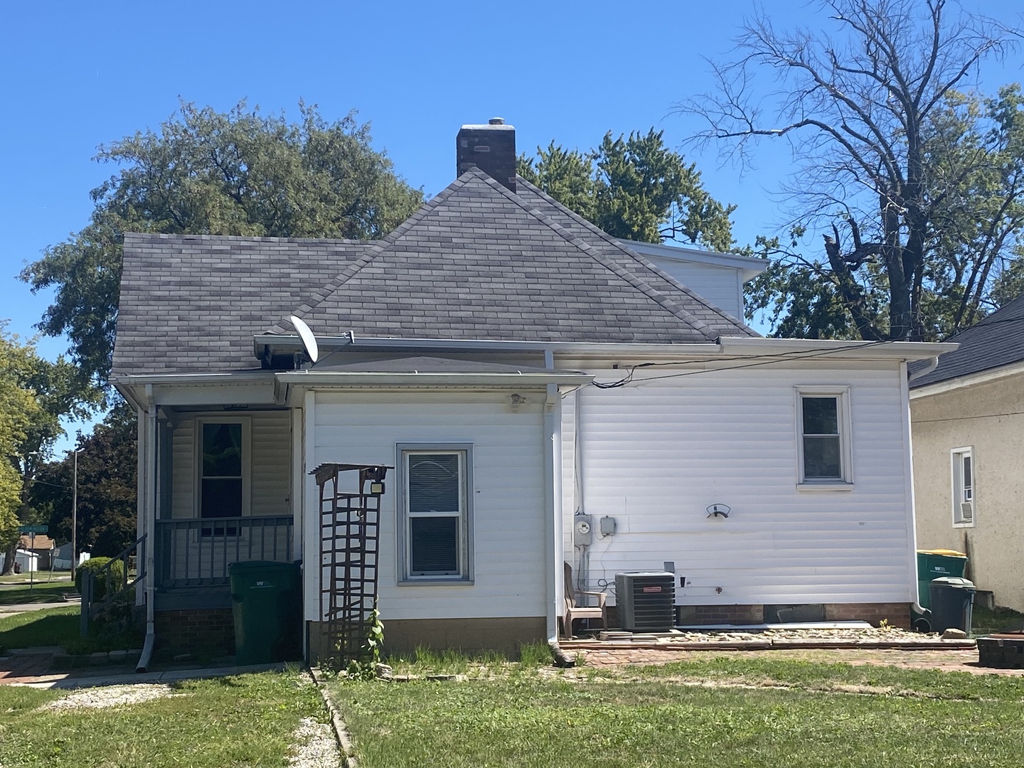 912 N Bloomington Street
