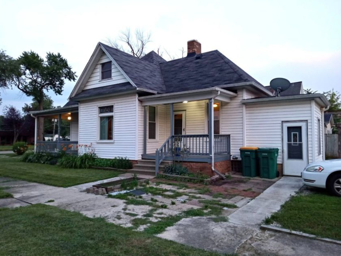 912 N Bloomington Street
