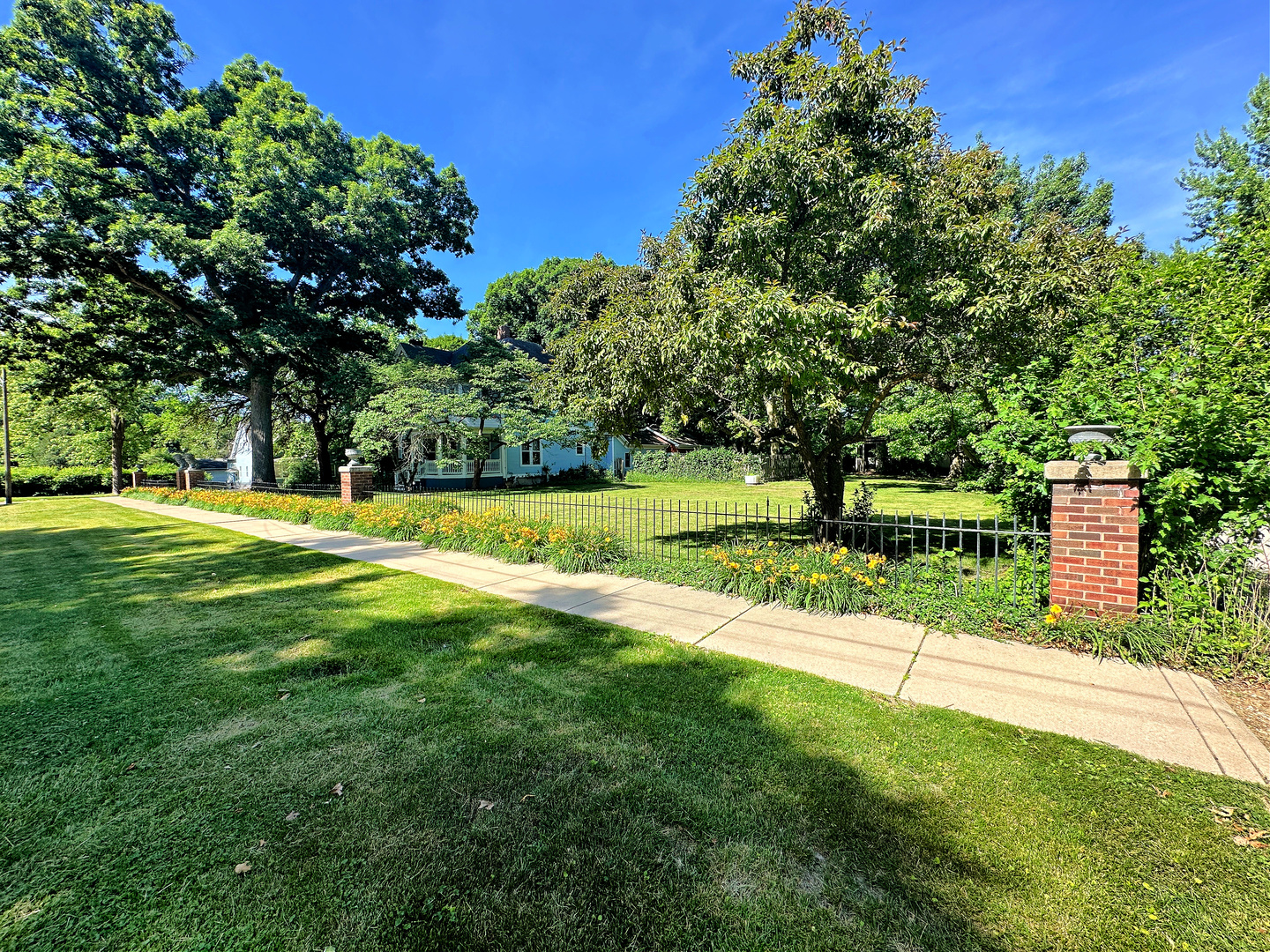 622 Little Street